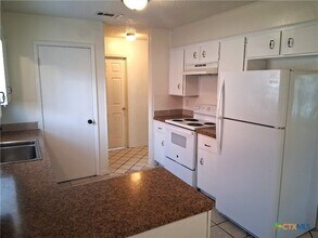 1701 Lennox Ave in Killeen, TX - Building Photo - Building Photo
