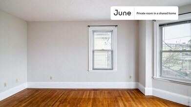 Private bedroom in 3 bed/1 bath Home in Boston, MA - Building Photo - Building Photo