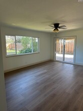 728 W Sussex Way in Fresno, CA - Building Photo - Building Photo