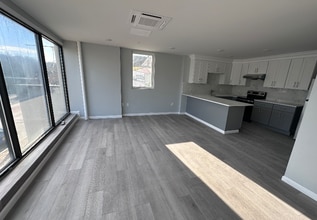 140 S Easton Rd in Glenside, PA - Foto de edificio - Building Photo