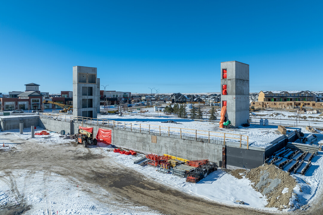 Monarch Condos in Airdrie, AB - Building Photo