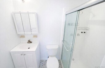 240-27 69th Ave in Queens, NY - Building Photo - Building Photo