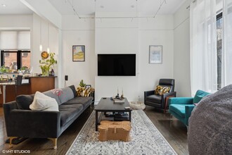 64 W Superior St in Chicago, IL - Building Photo - Building Photo