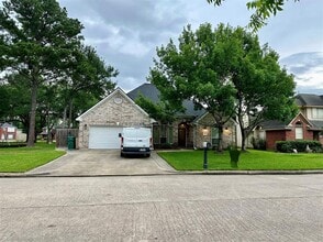 21818 Windsor Castle Dr in Spring, TX - Building Photo - Building Photo