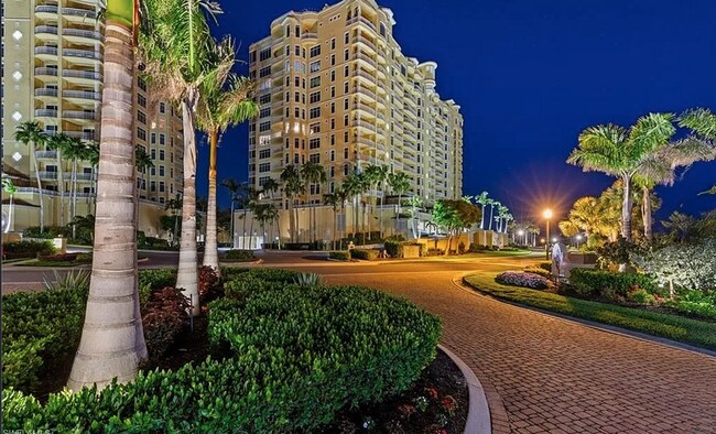 6081 Silver King Blvd in Cape Coral, FL - Building Photo - Building Photo