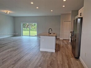 7137 Benson St in Englewood, FL - Building Photo - Building Photo