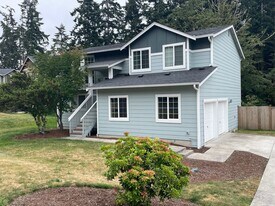 803 Lauren St in Coupeville, WA - Building Photo