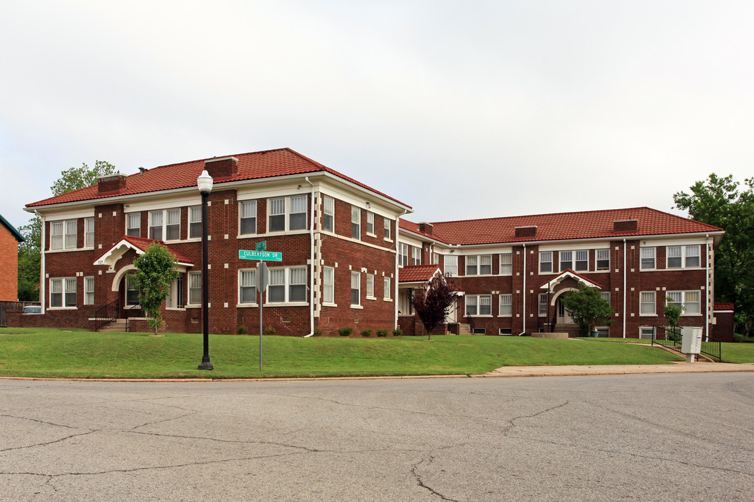 Highfill Court & East Drive Apartments in Oklahoma City, OK - Foto de edificio