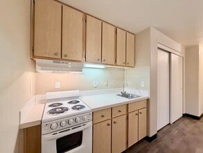 4244 SW Laducer Pl in Beaverton, OR - Foto de edificio - Building Photo