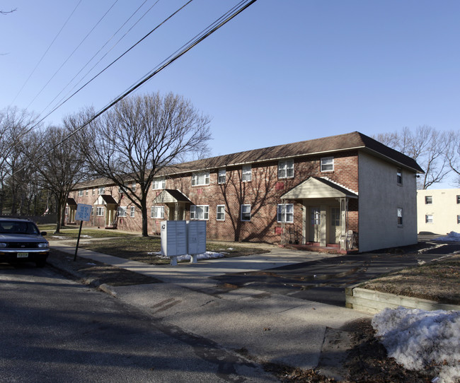 Heritage Court Apartments in West Berlin, NJ - Foto de edificio - Building Photo