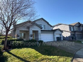 6521 Turnstone Way in Rocklin, CA - Building Photo