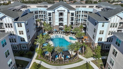Ebbtide Villas and Flats in Kissimmee, FL - Foto de edificio - Building Photo