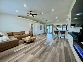347 SW Duxbury Ave in Port St. Lucie, FL - Building Photo - Building Photo