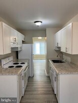 2804 Cambridge Dr in Woodbridge, VA - Building Photo