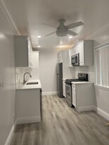 1031 N Gardner St, Unit 5 Apartamentos