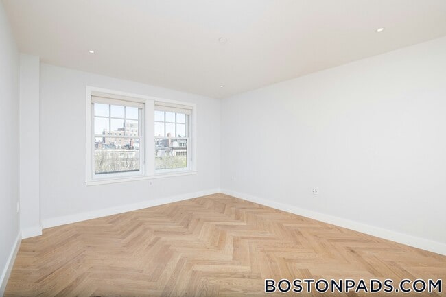 12 Commonwealth Ave, Unit 405 in Boston, MA - Building Photo - Building Photo