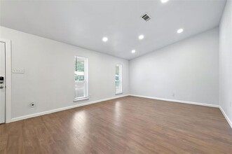 2615 Jewell Dr in Arlington, TX - Building Photo - Building Photo