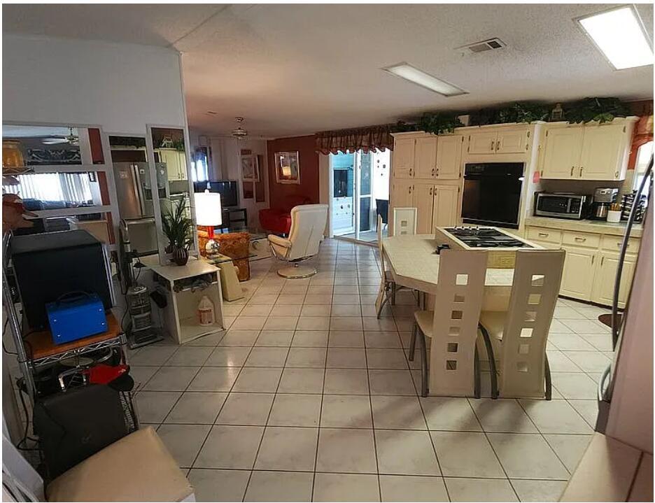 3393 Lake Overlook Pl in Atlantis, FL - Building Photo
