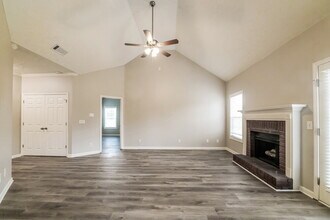 204 Lee Ct in Holly Springs, GA - Building Photo - Building Photo