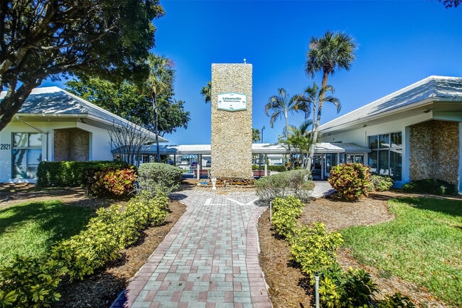 321 NW 25th Ct in Pompano Beach, FL - Building Photo - Building Photo