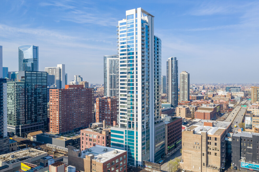 Silver Tower in Chicago, IL - Foto de edificio