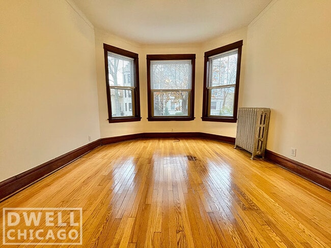 2430 N Spaulding Ave, Unit 2 in Chicago, IL - Building Photo - Building Photo