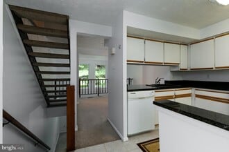 1627 Purple Sage Dr in Reston, VA - Building Photo - Building Photo