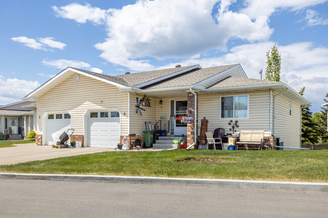 Horizon Village Bower Estates in Red Deer, AB - Building Photo - Building Photo