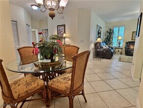 1310 Charleston Square Dr in Naples, FL - Building Photo - Building Photo