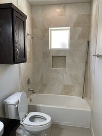 912 E Myrtle Beach Ave, Unit Apt #3 in McAllen, TX - Foto de edificio - Building Photo