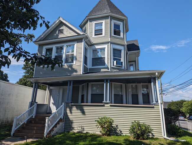 2295 E Main St, Unit 3rd Floor