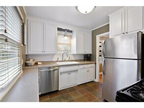 3201 Jersey Ave S in Minneapolis, MN - Building Photo - Building Photo
