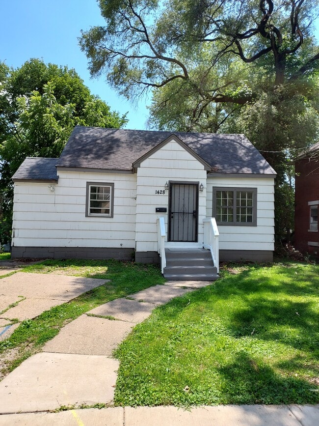 1428 Mulberry St in Rockford, IL - Foto de edificio - Building Photo