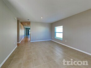 252 Garnet Ave in Poinciana, FL - Building Photo - Building Photo