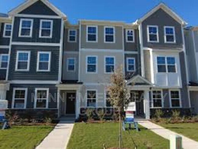 property at 1990 Rosedale Rdg Ave