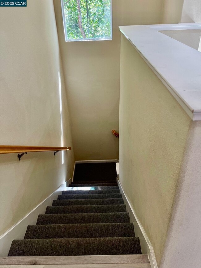 404 Presidio St in San Pablo, CA - Building Photo - Building Photo
