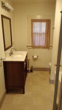 28 Bailey St, Unit Downstairs in Springfield, VT - Building Photo - Building Photo