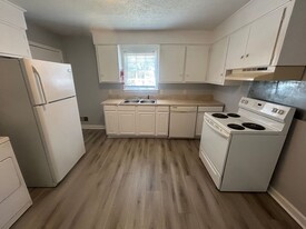 715 Montague Rd in Columbia, SC - Building Photo