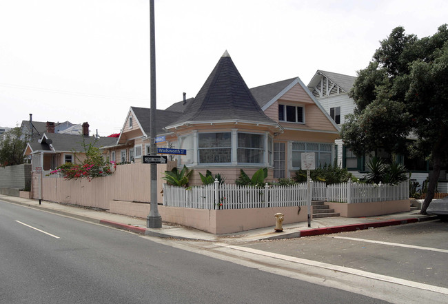 162 Wadsworth Ave in Santa Monica, CA - Building Photo - Building Photo