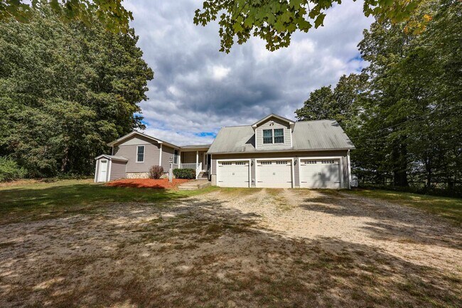 55 Holbrook Hill Rd in Bedford, NH - Building Photo - Building Photo