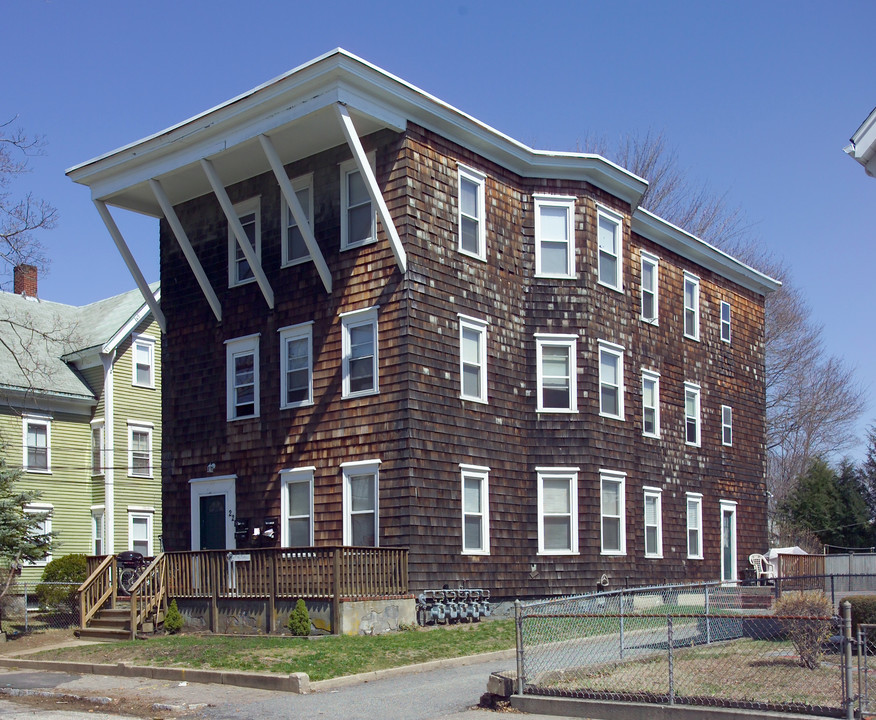 22 Lawrence St in Taunton, MA - Building Photo