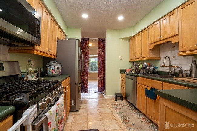property at 16 Thoreau Dr
