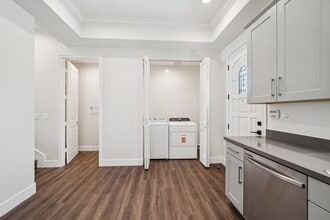 1404 S Alta Vista Ave in Monrovia, CA - Building Photo - Building Photo
