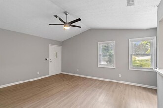 894 Five Forks Trickum Rd SW in Lawrenceville, GA - Building Photo - Building Photo