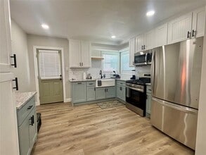 7402 Japonica St in Houston, TX - Building Photo - Building Photo