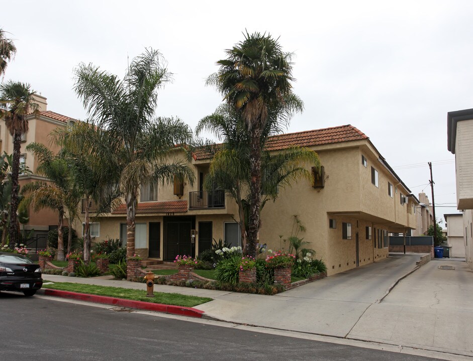 1829 Butler Ave in Los Angeles, CA - Building Photo