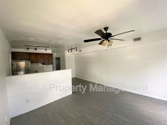 1245 Virginia Dr in Orlando, FL - Building Photo - Building Photo