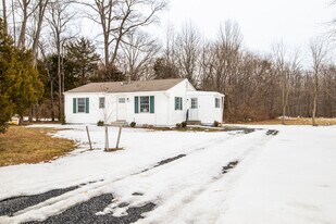 7121 Quaker Neck Rd in Chestertown, MD - Building Photo