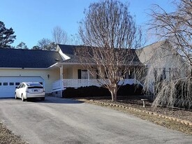 1145 Ashley Ln in Dayton, TN - Building Photo