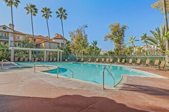 2020 Camino De La Reina in San Diego, CA - Building Photo - Building Photo